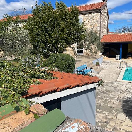 Holiday Home Ava1 With Pool & Holiday Home Ava2 With Whirlpool Baderna Esterno foto