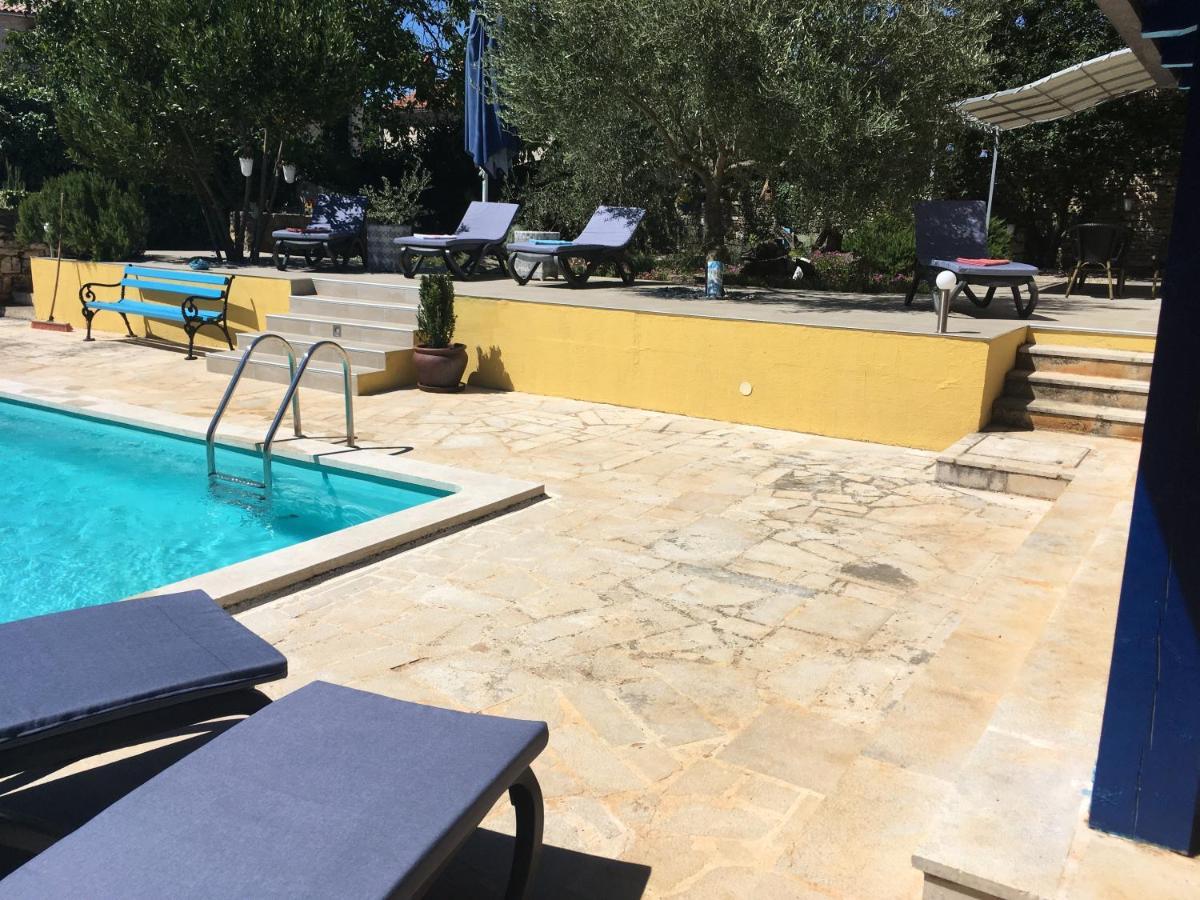 Holiday Home Ava1 With Pool & Holiday Home Ava2 With Whirlpool Baderna Esterno foto