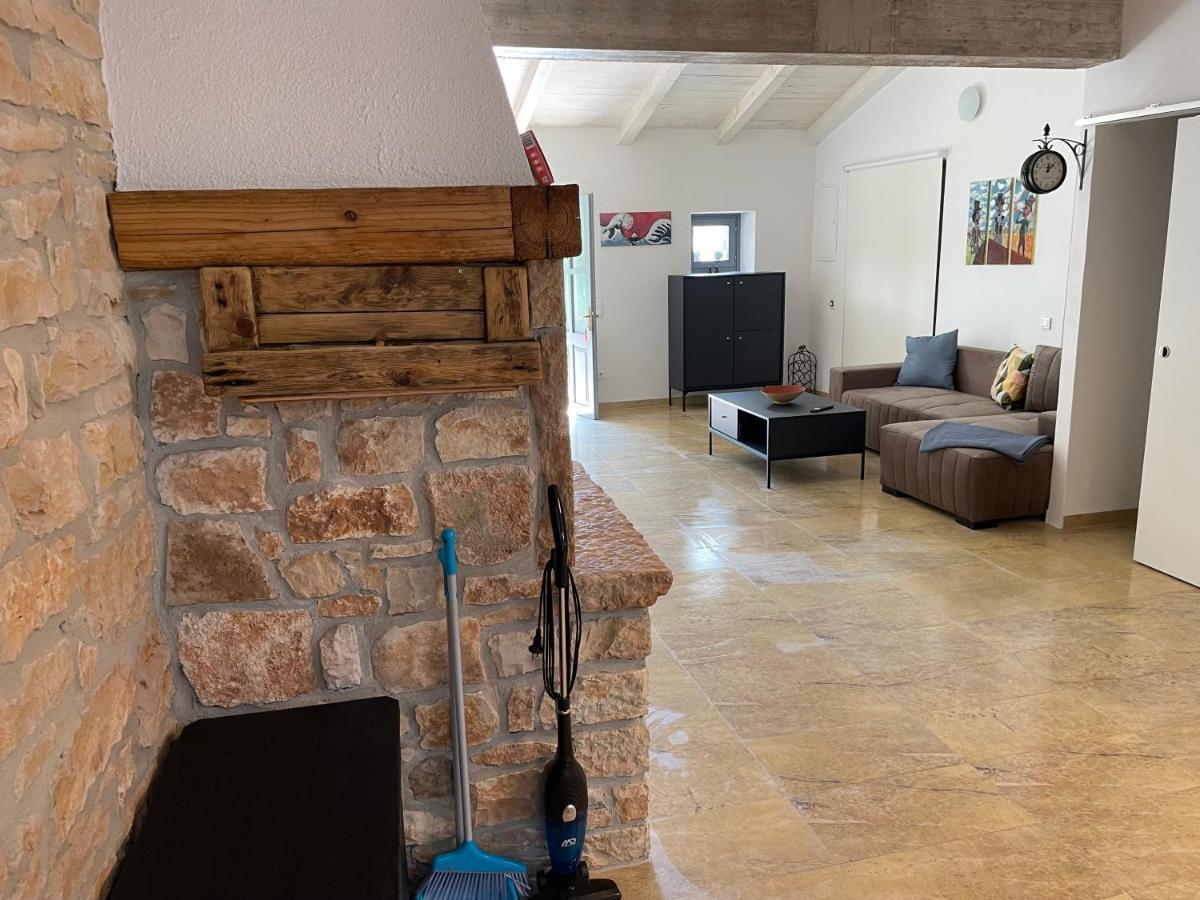 Holiday Home Ava1 With Pool & Holiday Home Ava2 With Whirlpool Baderna Esterno foto