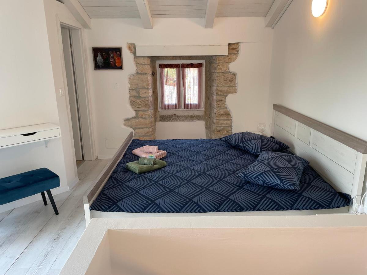 Holiday Home Ava1 With Pool & Holiday Home Ava2 With Whirlpool Baderna Esterno foto